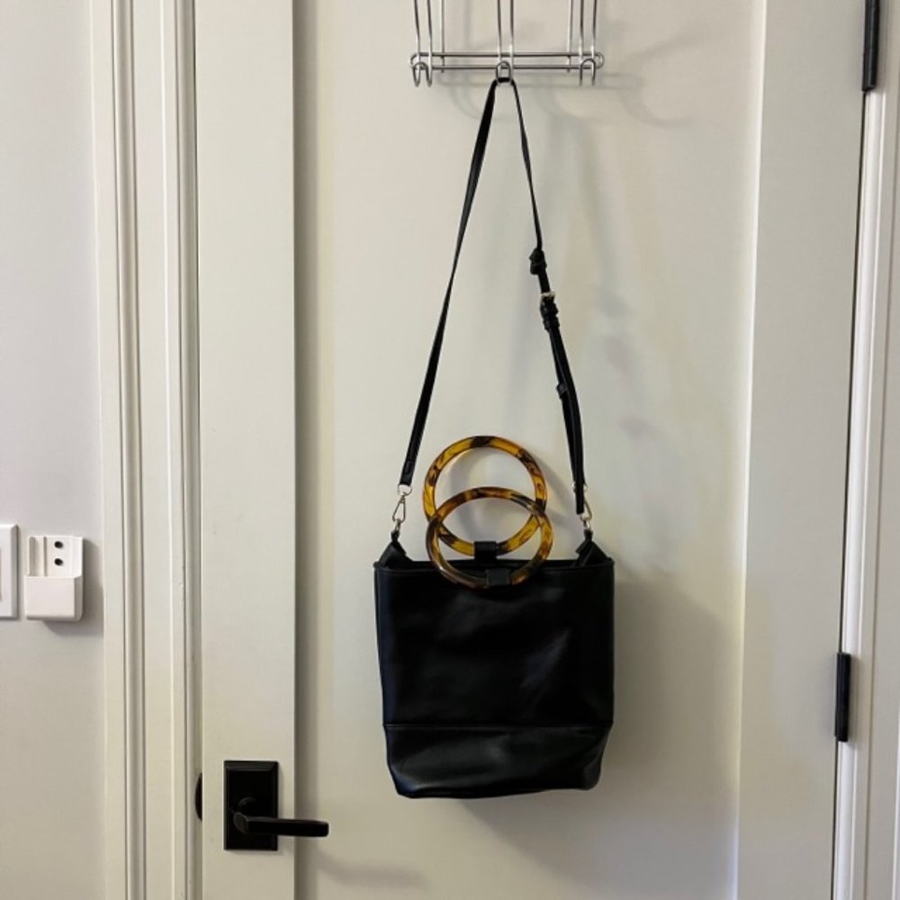 Street Level Black Leather Purse with Removable Strap and Tortoise Shell Handles